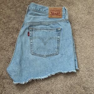 Brand new Levi shorts 501
